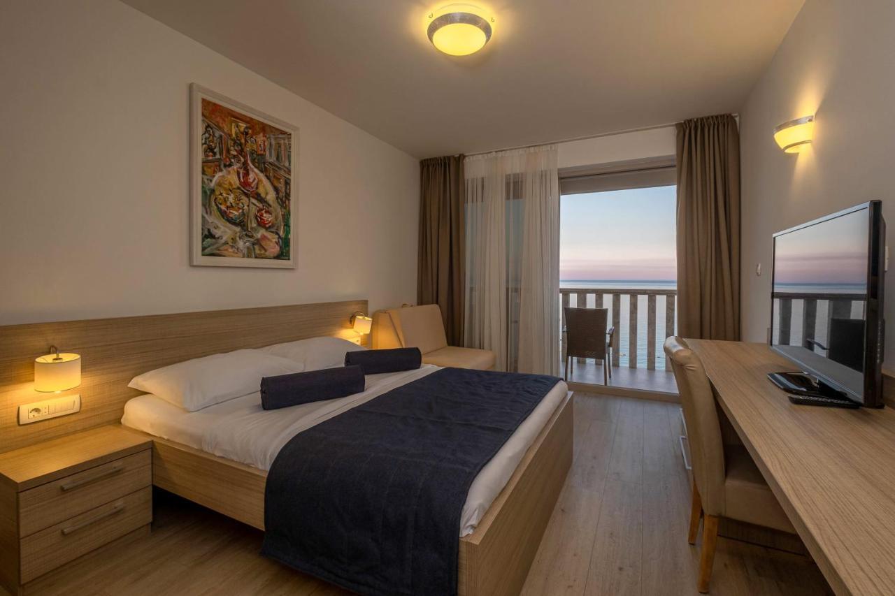 Poseidon The Beach Hotel Будва Екстериор снимка