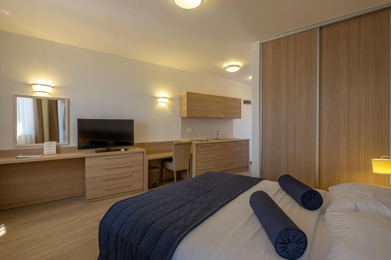 Poseidon The Beach Hotel Будва Екстериор снимка